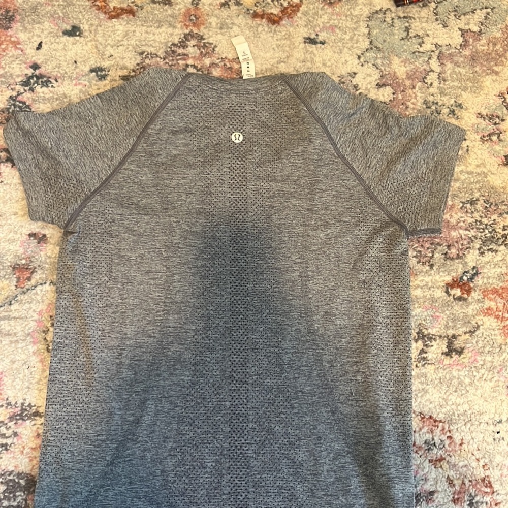Lululemon tech t-shirt - Picture 3 of 4